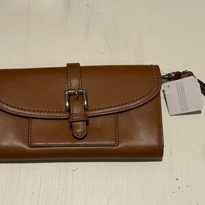 NWT Coach wristlet Brown Leather Women's buckle wallet